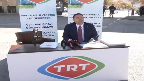 CHP Ankara Milletvekili Akdoğan TRT önünde stüdyo kurdu: "Saray yalancılığı yapıyorsunuz'