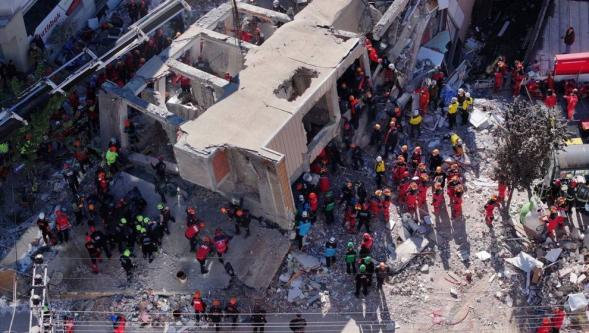 Gebze'de çöken binanın altı metro, üstü ihmal