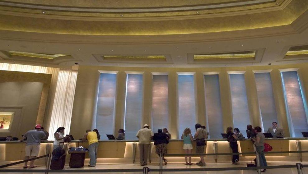 Robotlar Las Vegas'ta: Otellerde çalışanların yüzde 95'i işini kaybedebilir