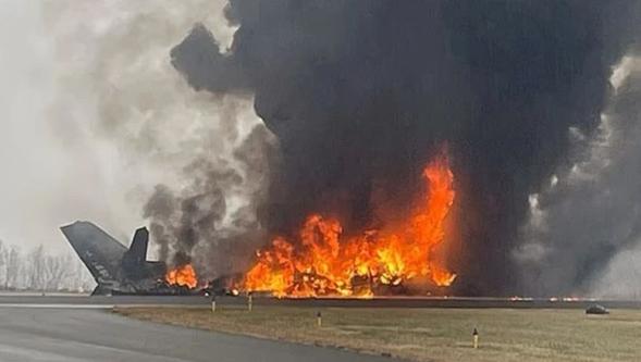 ABD'de havaalanına iniş yapan özel jet düştü; 7 kişi öldü