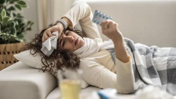 Hastalık mevsimi başladı: Grip ve Covid'i nasıl ayırt edeceğiz?