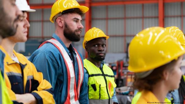 OECD raporu: 'Zengin ülkelere iş gücü göçü azalıyor'