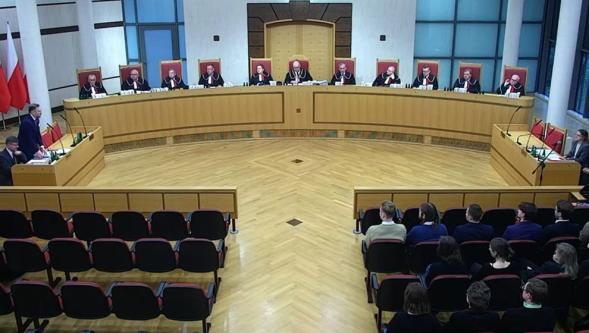 Polonya'da Komünist Parti "yasa dışı" ilan edildi