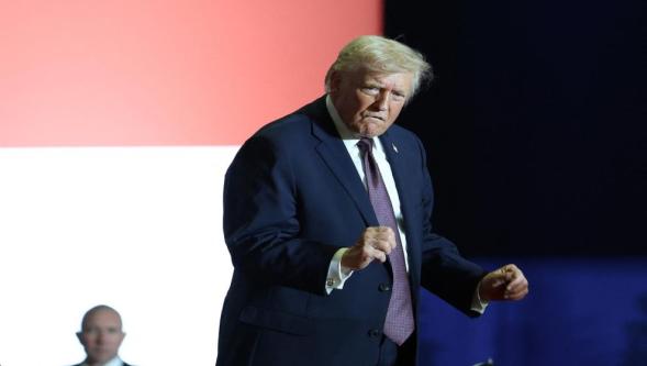 Trump kendi hükümetinden 1 milyar dolar istiyor