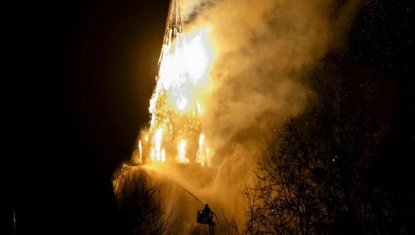 Amsterdam'daki tarihi Vondelkerk kilisesi yandı