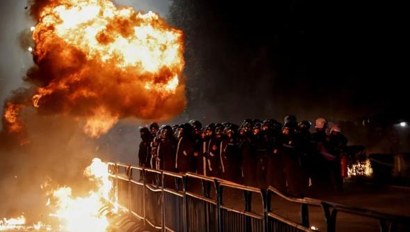 Arnavutluk'ta hükümet karşıtı protestoda çatışmalar çıktı