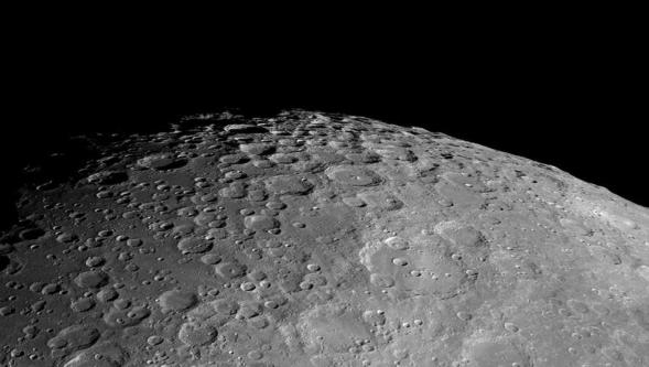 Ay'ın uzak tarafında hiç beklenmedik bir madde saptandı