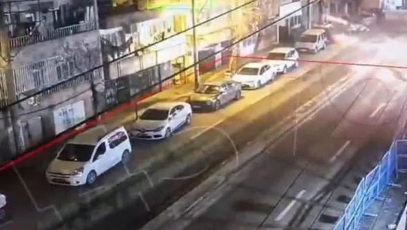 Diyarbakır Emniyet Müdürlüğü önüne el yapımı patlayıcı atıldı: İki şüpheli aranıyor