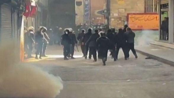 İran'da protestolar: En az 35 kişi hayatını kaybetti