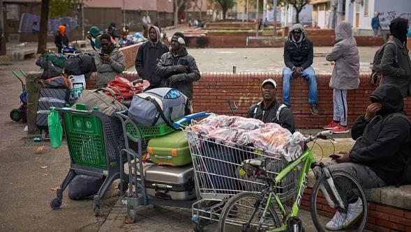 İspanya'dan dev göçmen adımı: 500 bin kişiye yasal statü veriliyor