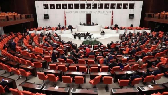 Üç milletvekili AK Parti'ye katıldı: Transferler meclisteki dengeleri nasıl etkiledi?