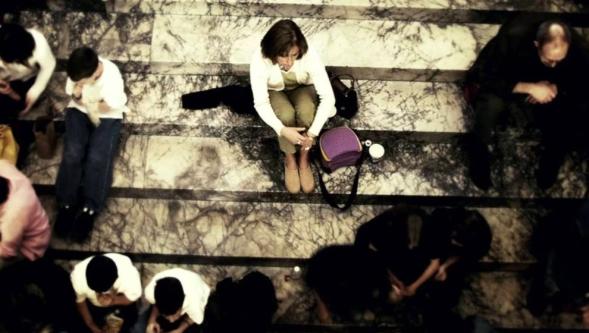 Yalnız kalabalıklar, dijitalleştikçe daralan güven çemberi, kaleye dönüşen aile