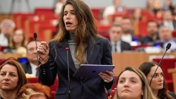 Çeşme Belediye Başkanı Lal Denizli serbest bırakıldı