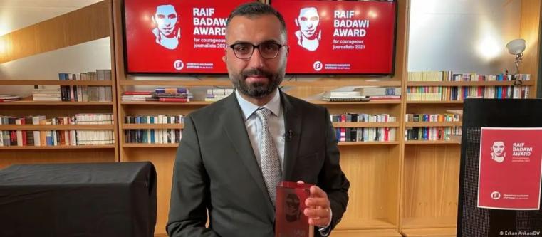 Gerekçe sosyal medya paylaşımları: Gazeteci Alican Uludağ gözaltına alındı