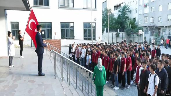 İlahili ders ziline tepki gösteren veli gözaltına alındı