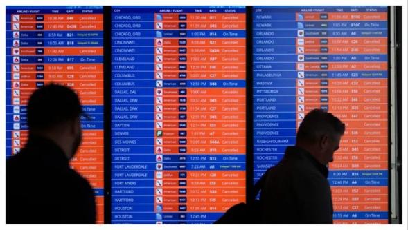 İran'a yönelik saldırılar Orta Doğu'da hava trafiğini felç etti