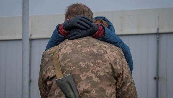 Nüfus krizi yaşayan Ukrayna'da askerlere ücretsiz sperm dondurma hizmeti