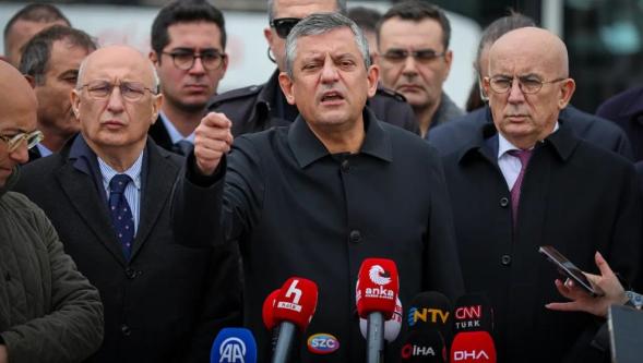 CHP Lideri Özgür Özel'den Tanju Özcan ve İsmail Arı'ya ziyaret