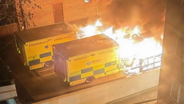 Londra'da 4 ambulans kundaklandı: "Antisemitik nefret suçu"