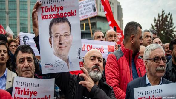 İBB yolsuzluk davası başladı: Mahkeme heyeti salonu terk etti, duruşmaya ara verildi