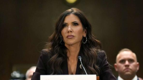 ICE Cinayetleri başını yedi: Trump, İç Güvenlik Bakanını görevden aldı