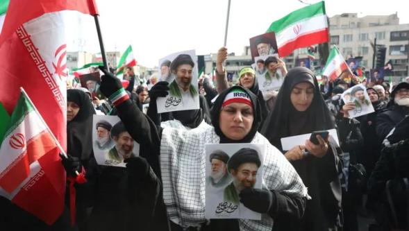 İran halkı yeni dini lideri Mücteba Hamaney'e nasıl bakıyor?