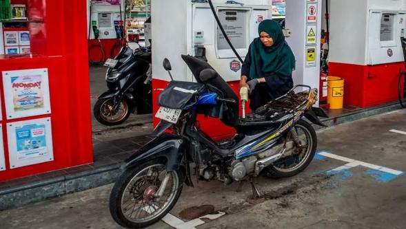 Petrol fiyatı 115 doları gördü, borsalar düşüşte