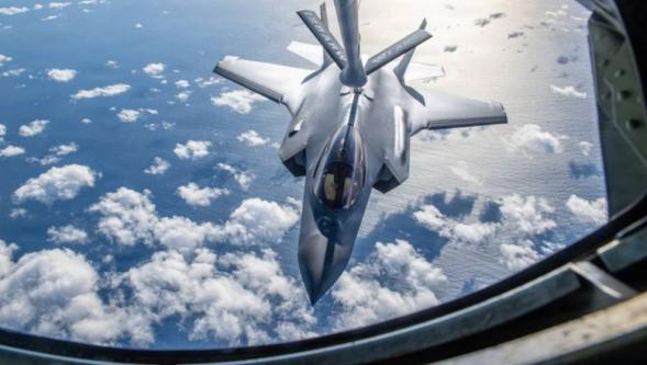 İran'da ABD savaş uçağı düşürüldü, pilotun başına ödül kondu