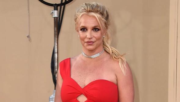 Pop yıldızı Britney Spears kendi isteğiyle rehabilitasyon kliniğine yattı