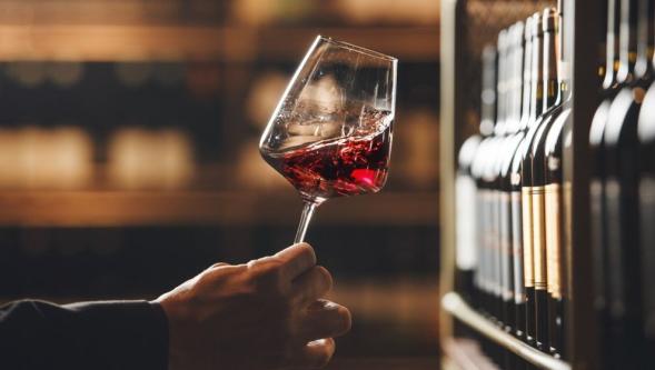 Şarap müzayedesi rekoru: 1945 yılına ait Fransız şarap 812 bin dolara satıldı